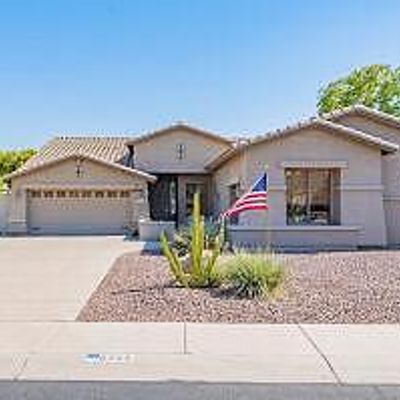 8215 W Gardenia Ave, Glendale, AZ 85303