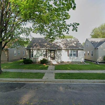 906 Wall St, North Mankato, MN 56003