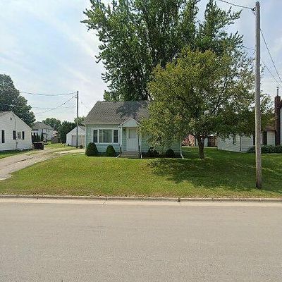 908 E Main St, Caledonia, MN 55921