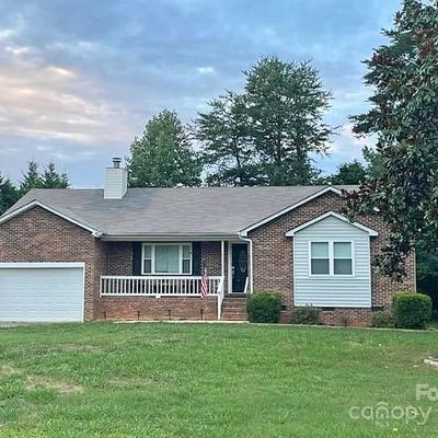 7505 Sarah Dr, Denver, NC 28037