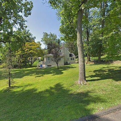 1 Tanglewood Ln, Green Brook, NJ 08812