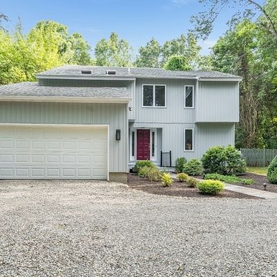 10 Hunting Hills Rd, Annandale, NJ 08801