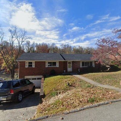 1004 Commanche Dr, Ashland, KY 41102