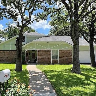 1004 Conchos Cir W, Keller, TX 76248