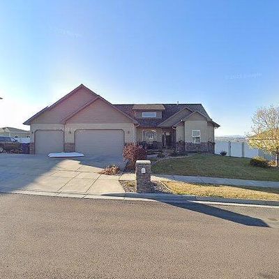 1008 Skyline Ct, Great Falls, MT 59404