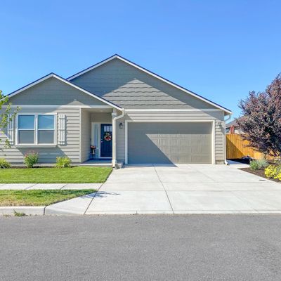 933 Nw Teak Ct, Redmond, OR 97756