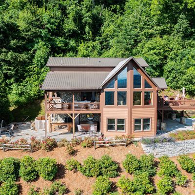 969 Cattail Ln, Waynesville, NC 28786