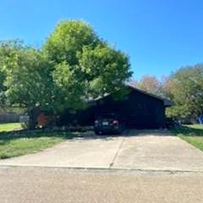 108 Riverpark Dr, Ingram, TX 78025