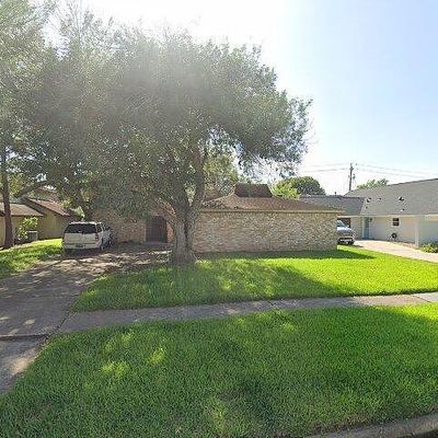 10806 Bob White Dr, Houston, TX 77096