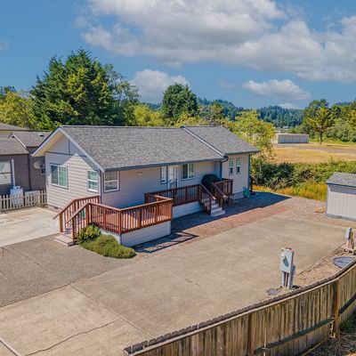 11 Creek Ln, Lakeside, OR 97449