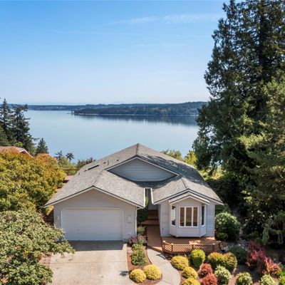 11011 Seaview Dr, Anderson Island, WA 98303