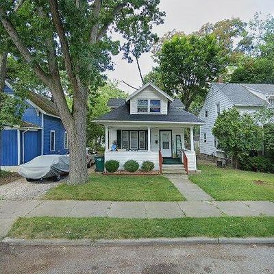 1114 Dakin St, Lansing, MI 48912