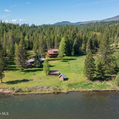 1125 Robinson Dr, Priest River, ID 83856