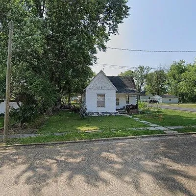 114 W Union St, Vandalia, MO 63382