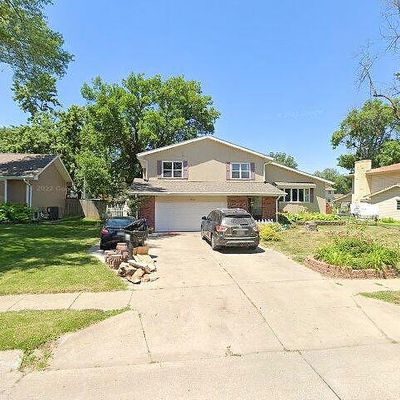 1012 Suzanne Ave, Papillion, NE 68046