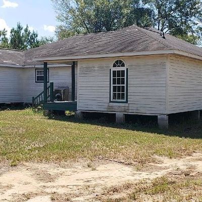 1030 Man Moulds Road, Lucedale, MS 39452