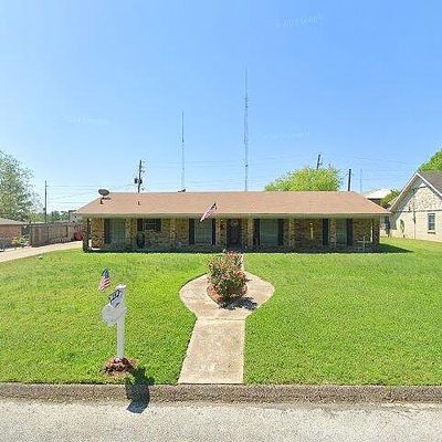 104 E Gladiola St, White Oak, TX 75693