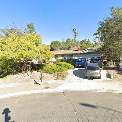 1040 Deerhaven Dr, Vista, CA 92084