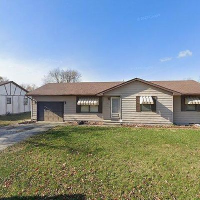 105 Robinson Rd, Salem, IL 62881