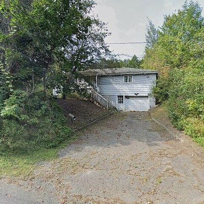 122 Raymond Ave, Newport, VT 05855