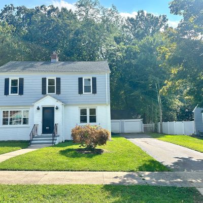 124 Curtis Dr, New Haven, CT 06515