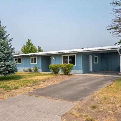 124 Schilling Dr, Moses Lake, WA 98837