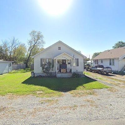 115 W 8 Th St, Saint Elmo, IL 62458