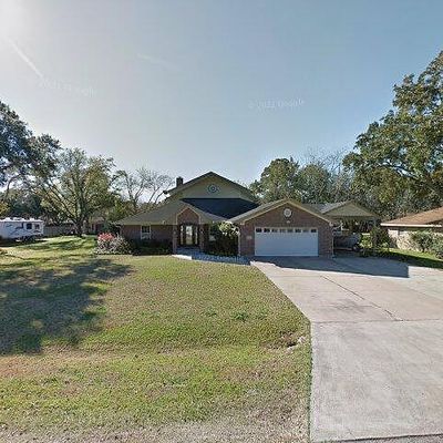 1207 Judy St, El Campo, TX 77437