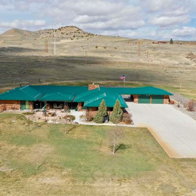 121 Graham Ave, Thermopolis, WY 82443