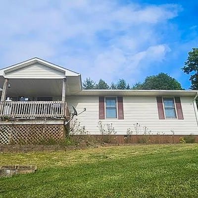 121 Memory Ln, Tazewell, VA 24651