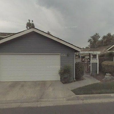 1541 E Vassar Dr, Visalia, CA 93292