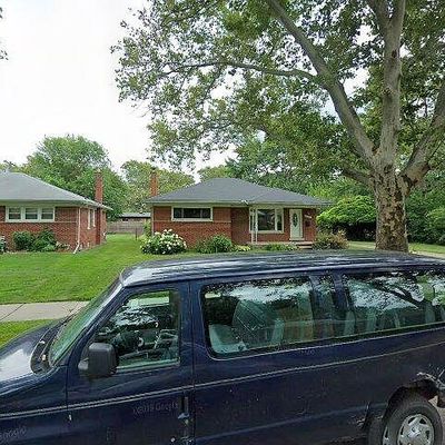 13331 Rosemary Blvd, Oak Park, MI 48237