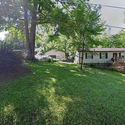 135 Forest Hills Dr, Harriman, TN 37748