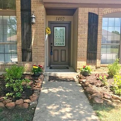 1402 Highland Dr, Mansfield, TX 76063