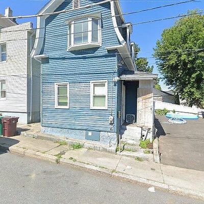 17 Wilson Ave, Woonsocket, RI 02895