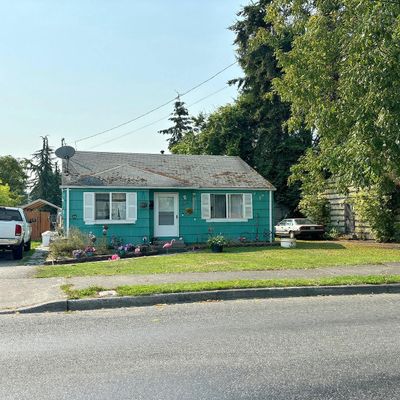 1712 W Pioneer, Puyallup, WA 98371