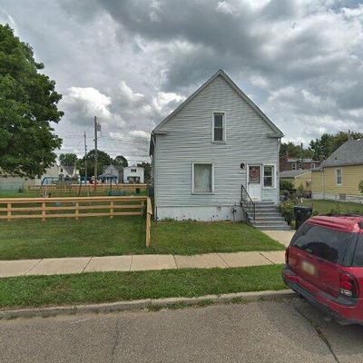 1757 4 Th St, Wyandotte, MI 48192