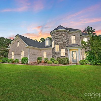 156 Leaning Tower Dr, Mooresville, NC 28117