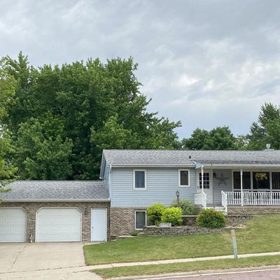 164 9 Th St, Windom, MN 56101