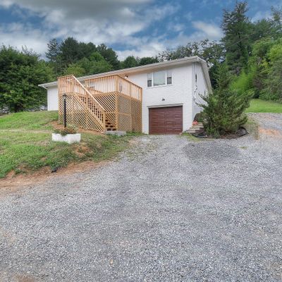 1660 Rock Springs Rd, Kingsport, TN 37664