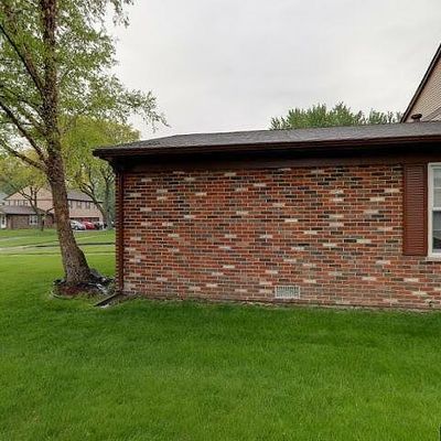 1665 Wingate Blvd, Ypsilanti, MI 48198