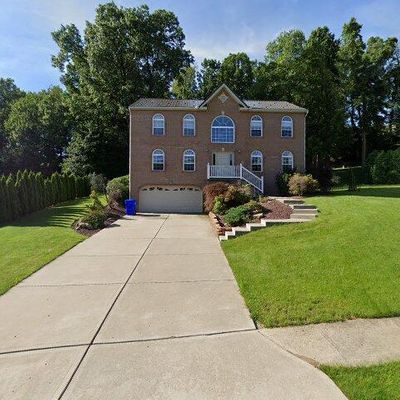 2013 Blossom Dr, Gibsonia, PA 15044