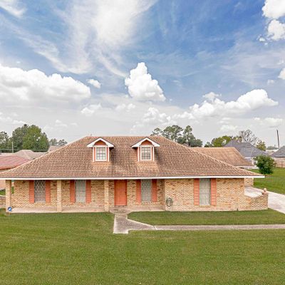 2027 S Edward Ave, Gonzales, LA 70737