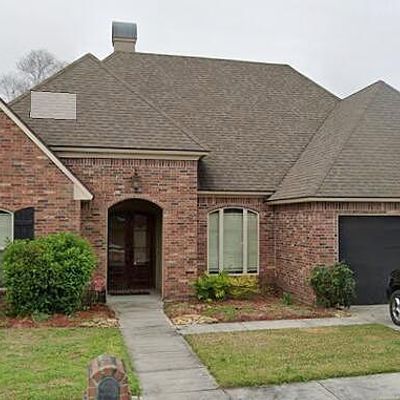 207 Bon Mange Cir, Lafayette, LA 70506