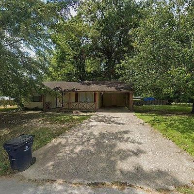 209 S Bryant St, Booneville, MS 38829