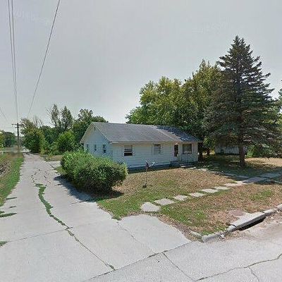 210 N Taft St, Walthill, NE 68067