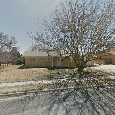 2111 Barnett Dr, Roswell, NM 88203