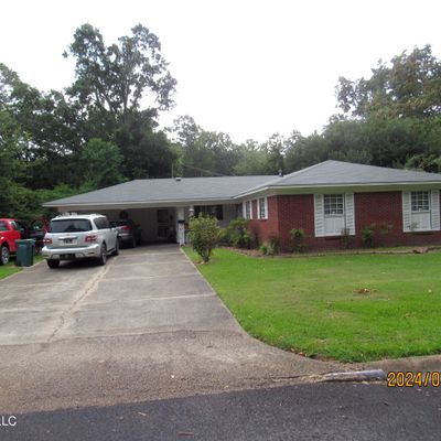 2118 Country Club Dr, Yazoo City, MS 39194