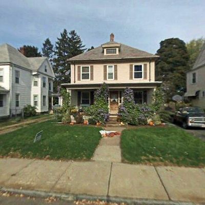 19 Hitchcock St, Holyoke, MA 01040