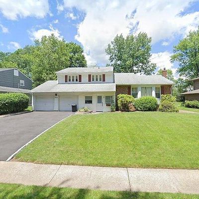 19 Smithfield Dr, Springfield, NJ 07081